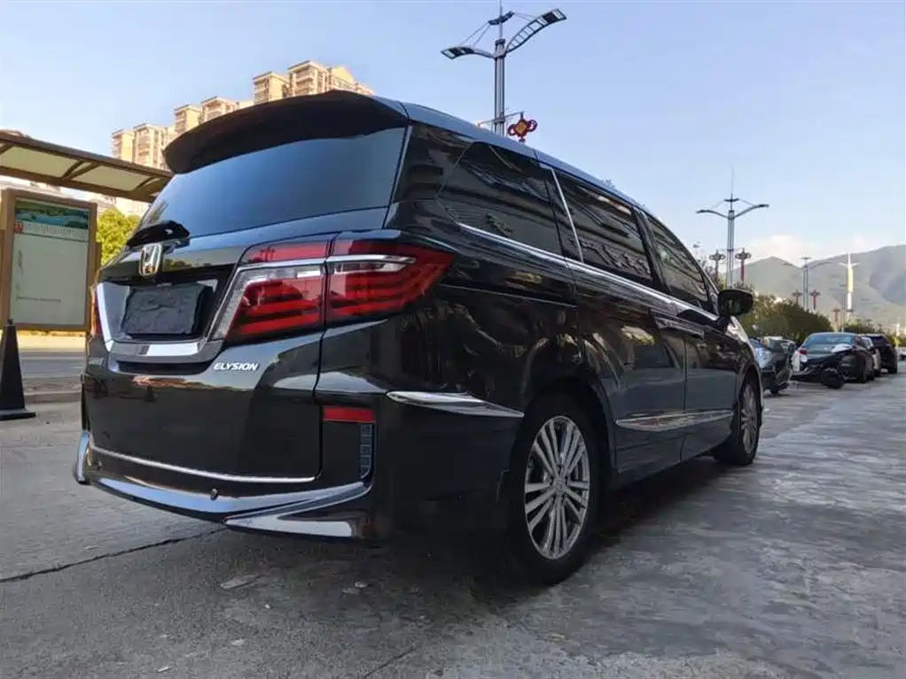 Honda Elysion — миниатюра 9