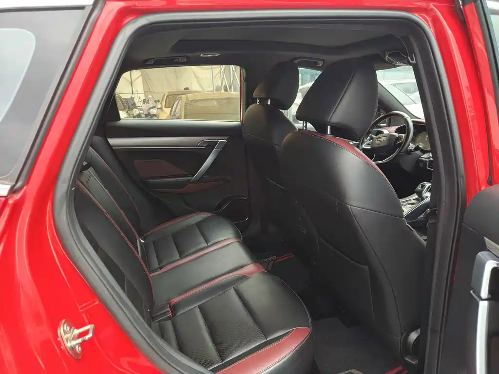 Geely Binyue — миниатюра 7