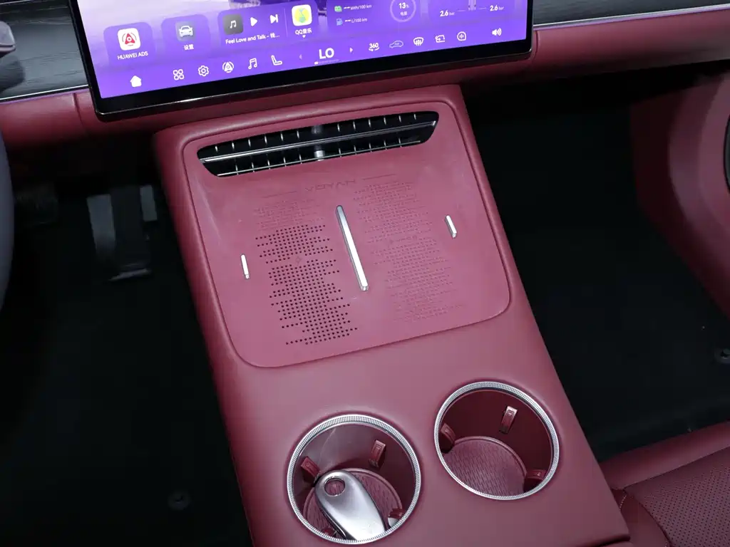 VOYAH Passion L — миниатюра 11