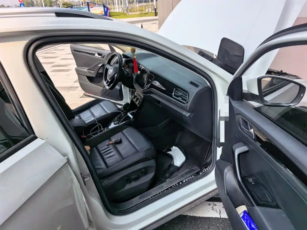 Volkswagen T-Roc — миниатюра 19