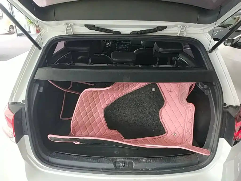 Volkswagen Golf — миниатюра 19