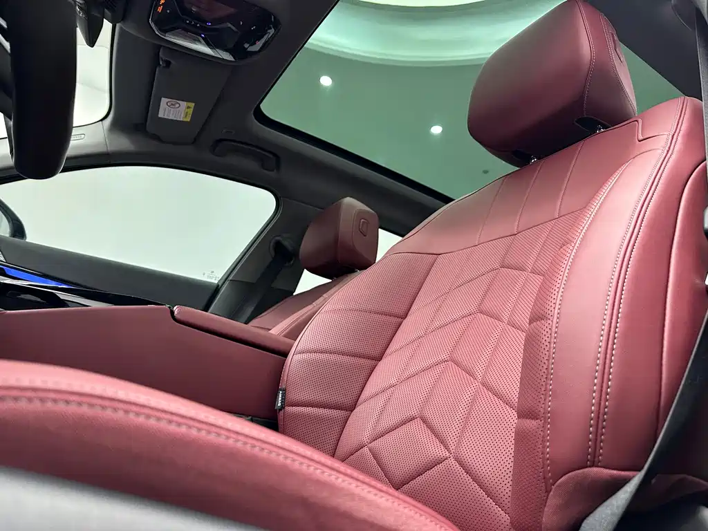 BMW 5 Series — миниатюра 11