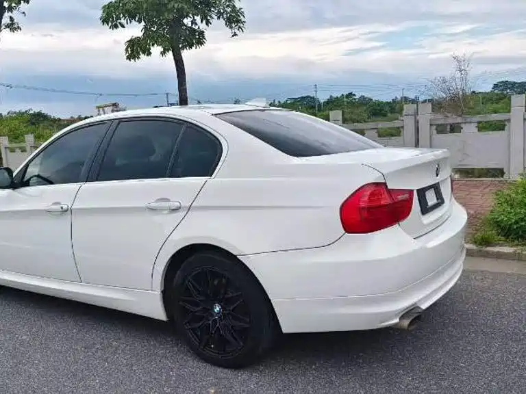 BMW 3 Series — миниатюра 3