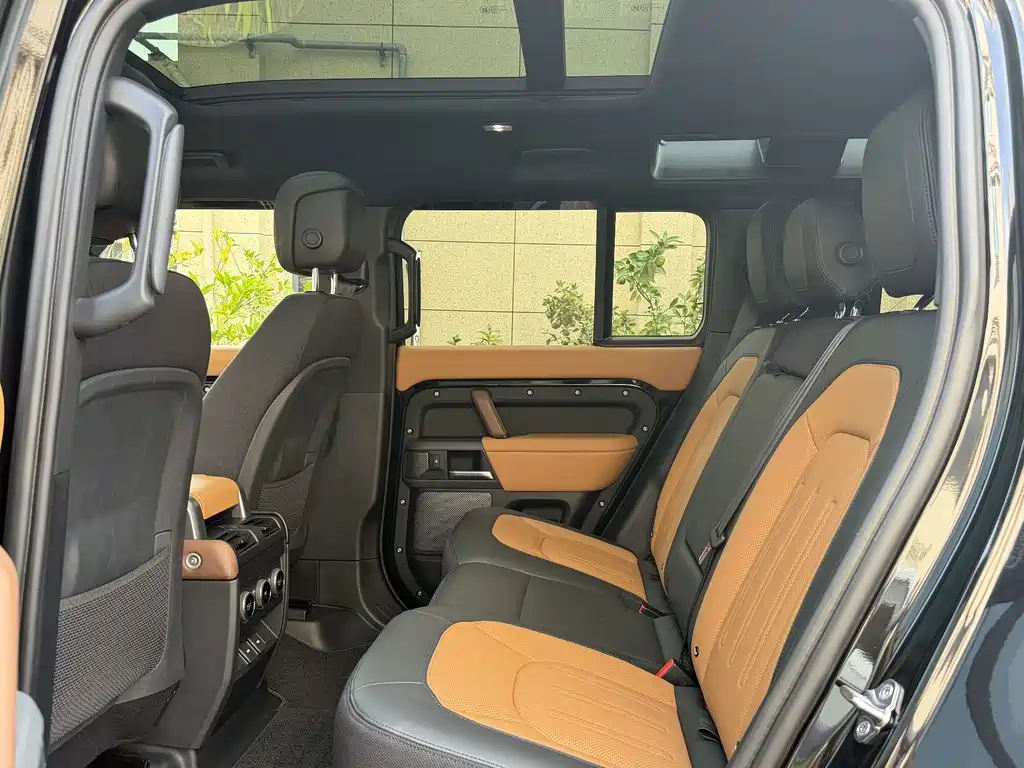 Land Rover Defender — миниатюра 9