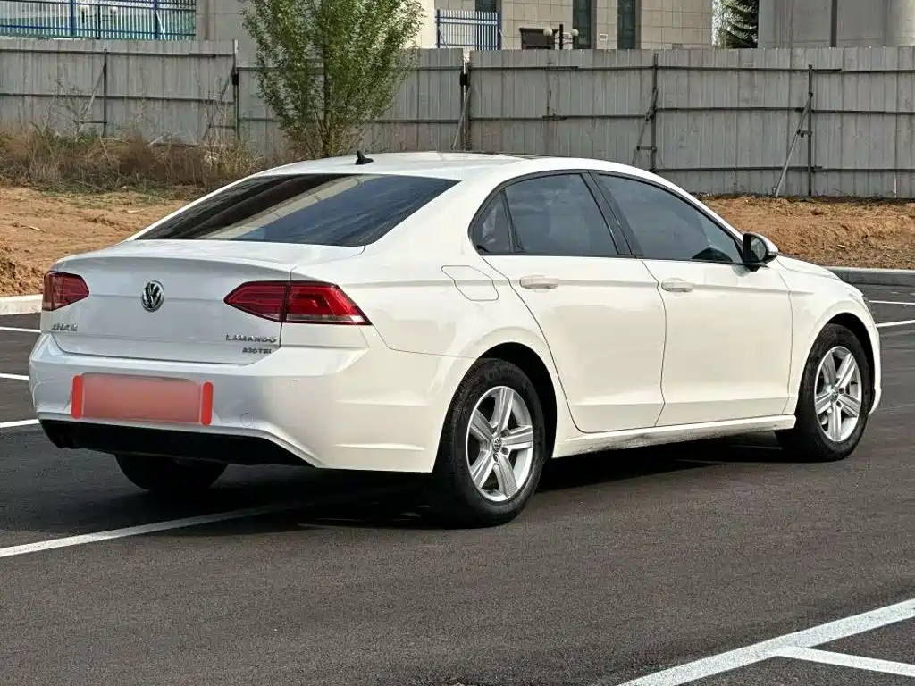 Volkswagen Lamando 2018 230TSI DSG