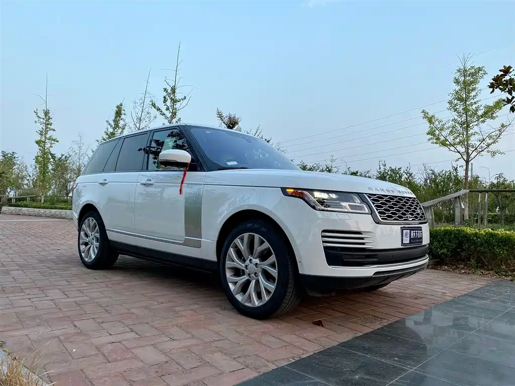 Land Rover Range Rover 2022 3.0 L6 400PS