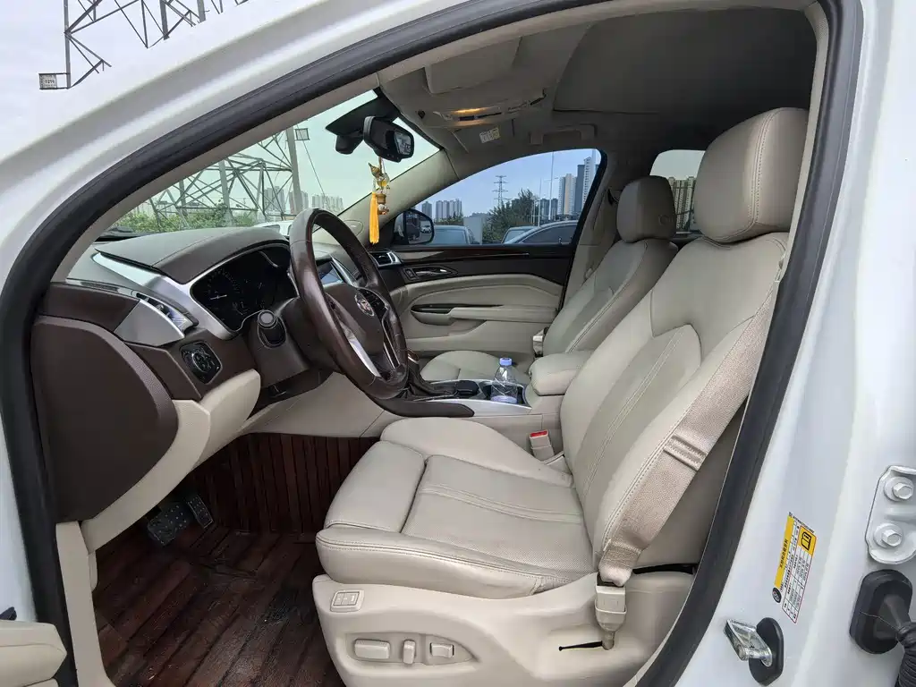 Cadillac SRX — миниатюра 5