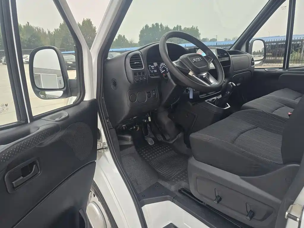 JMC Tesla — миниатюра 15