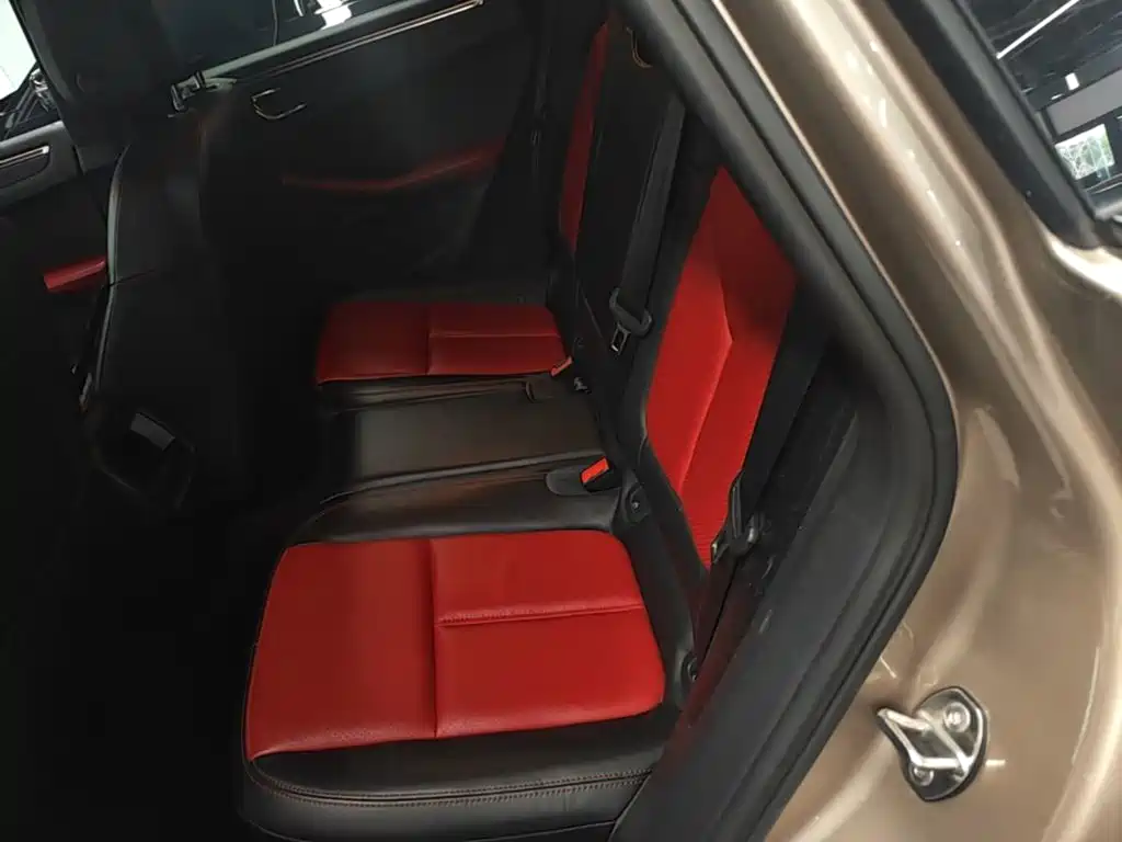 Porsche Macan — миниатюра 17