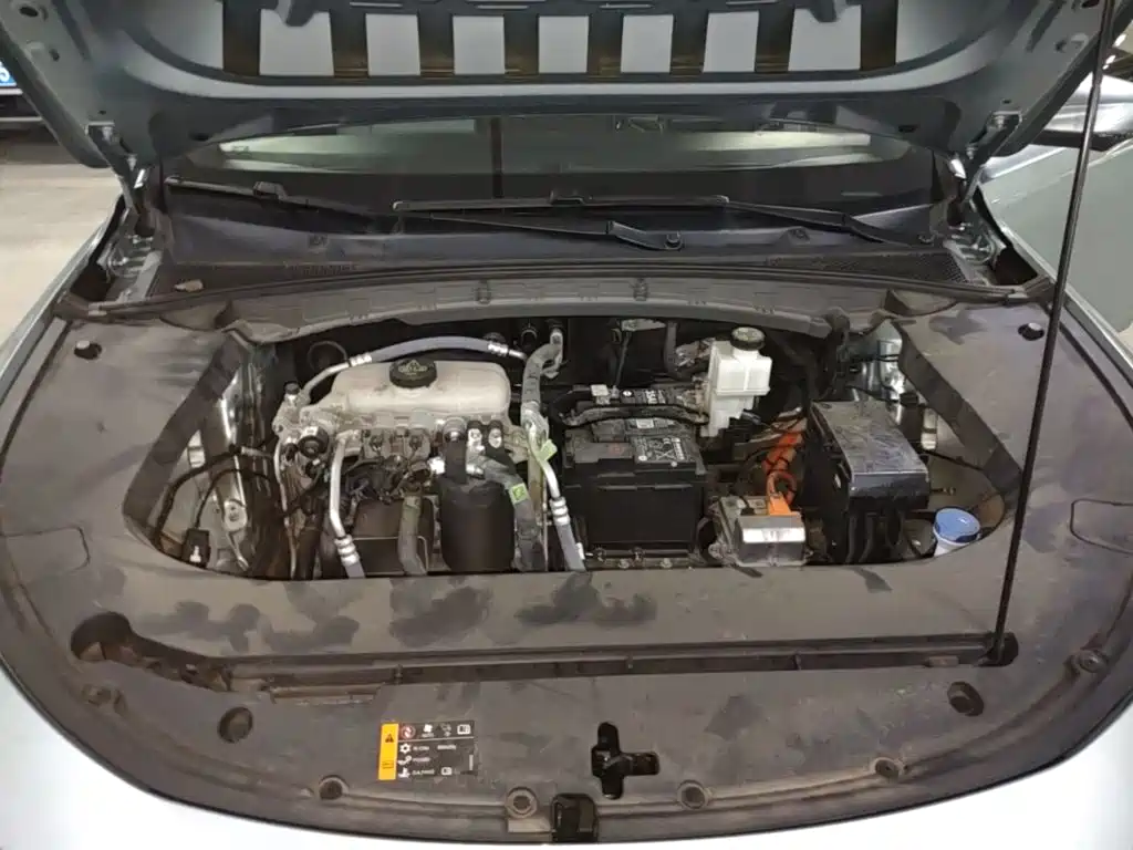 Roewe D6 — миниатюра 20