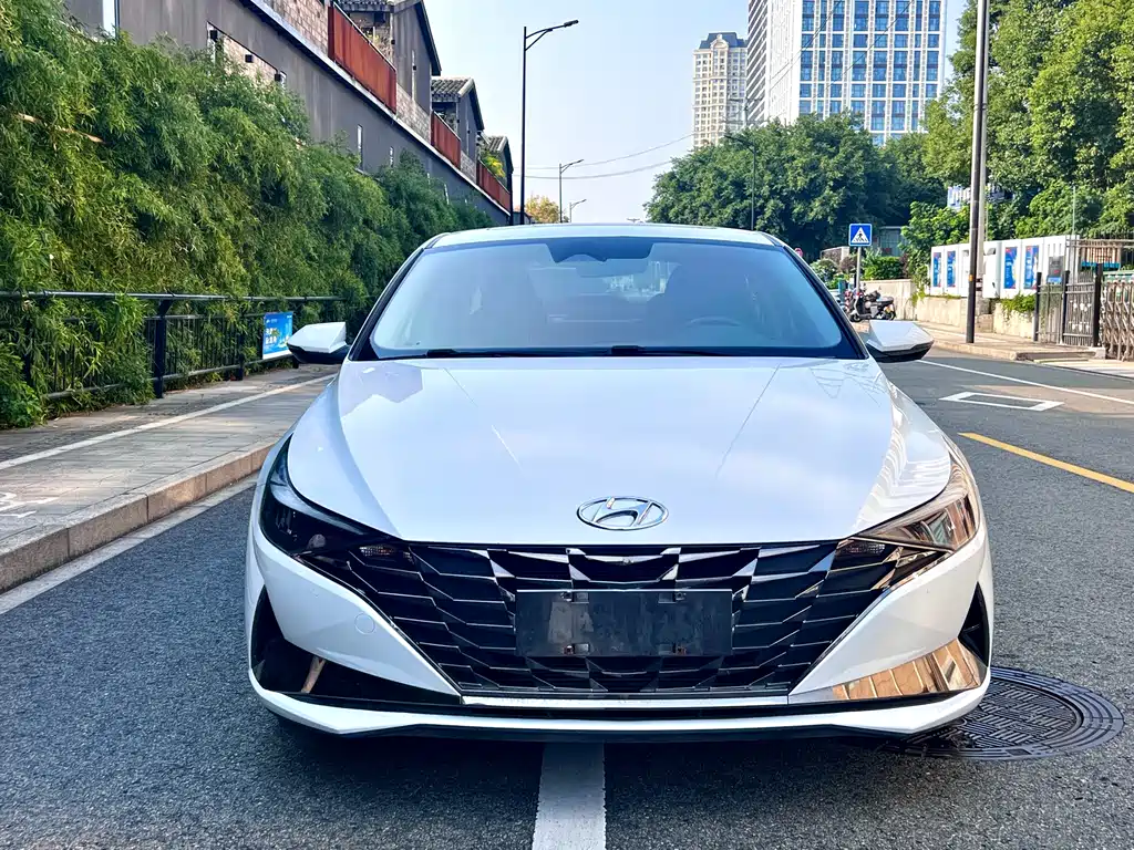 Hyundai Elantra — миниатюра 3
