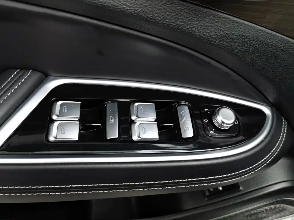 Geely Borui Hybrid — миниатюра 9