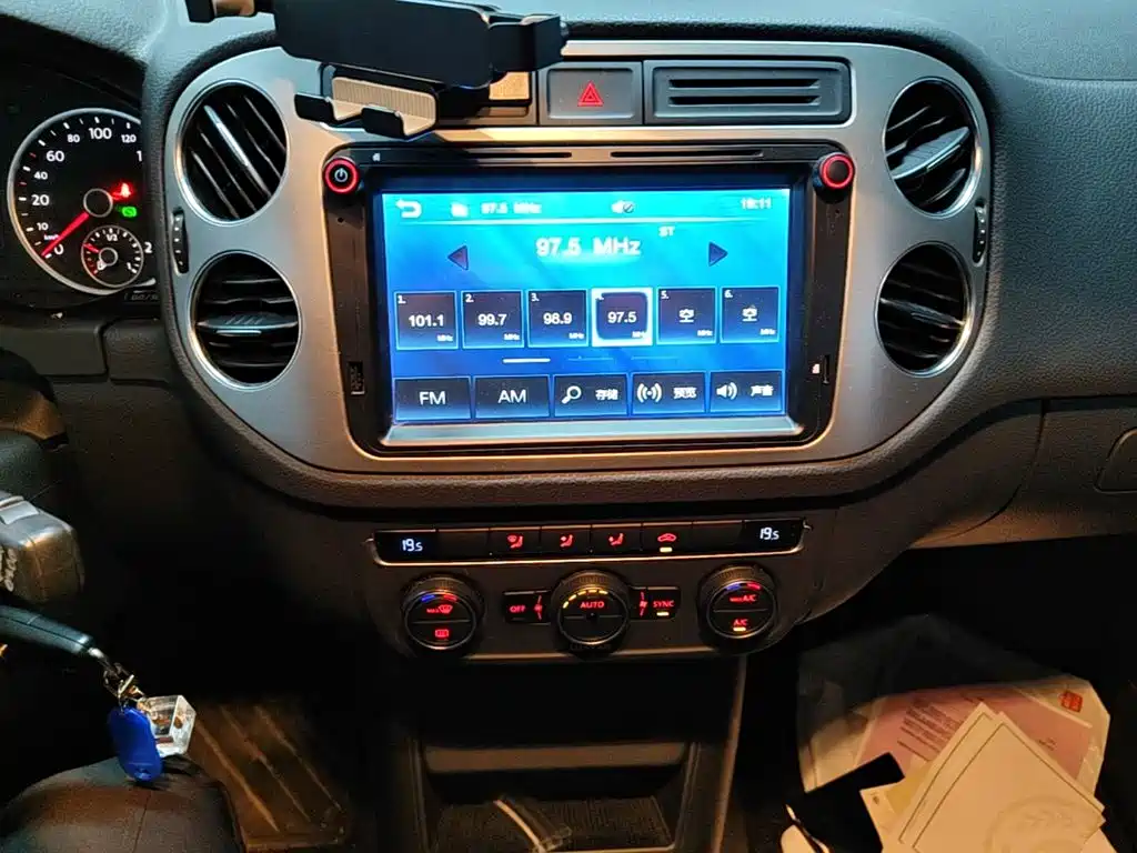 Volkswagen Tiguan — миниатюра 13