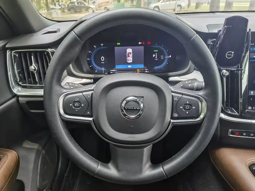 Volvo S60 PHEV — миниатюра 18