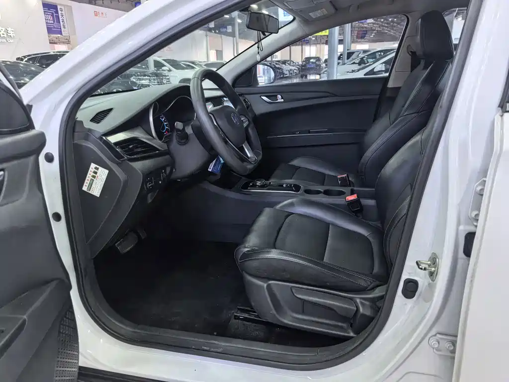 Changan Eado New Energy — миниатюра 9