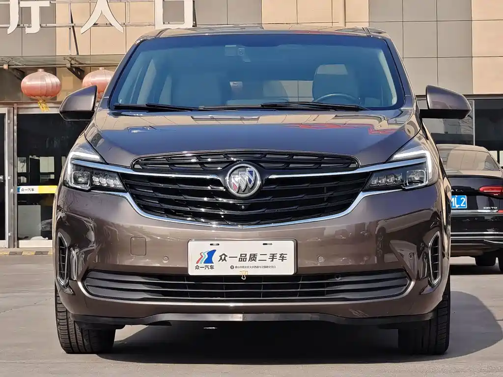 Buick GL8 — миниатюра 2