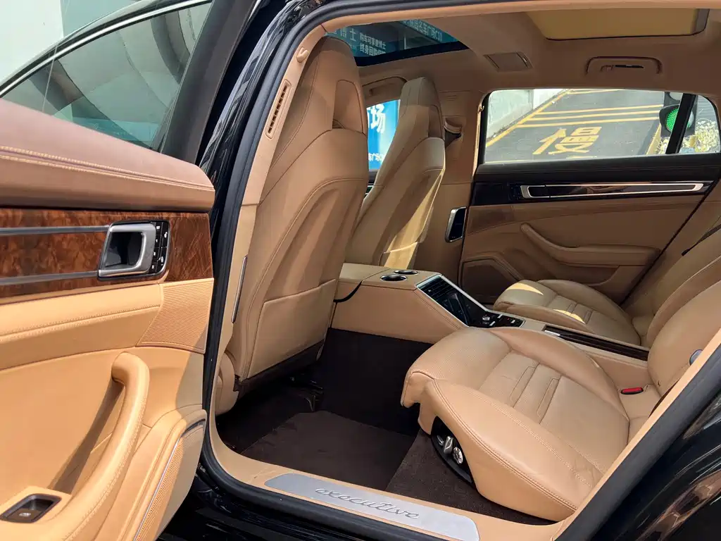Porsche Panamera — миниатюра 4