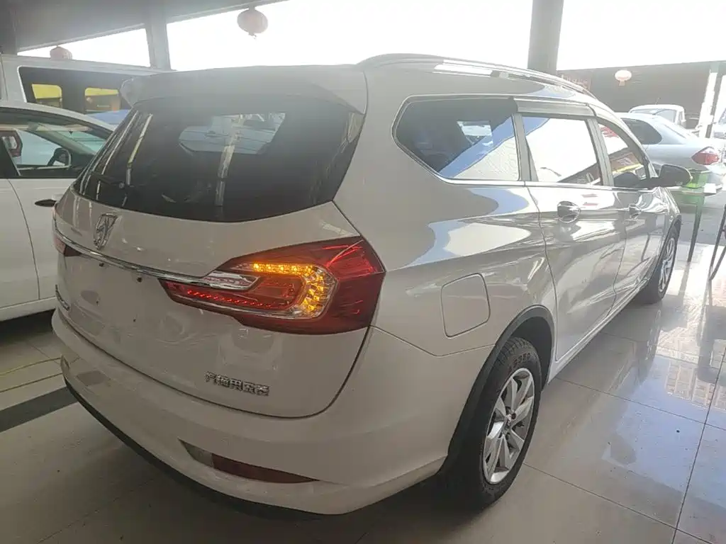 Baojun 310W — миниатюра 7