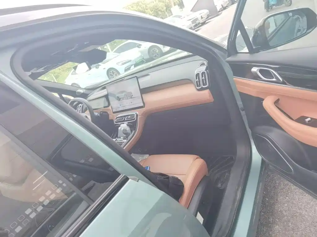 Geely Boyue L — миниатюра 9