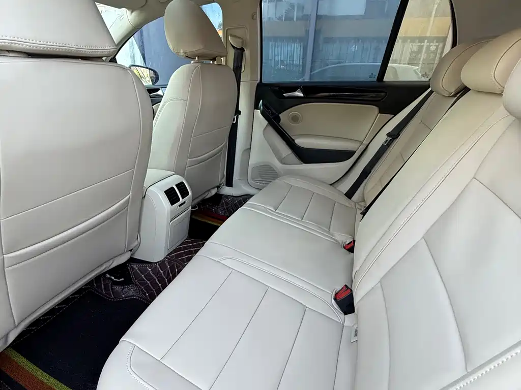 Volkswagen Golf — миниатюра 6