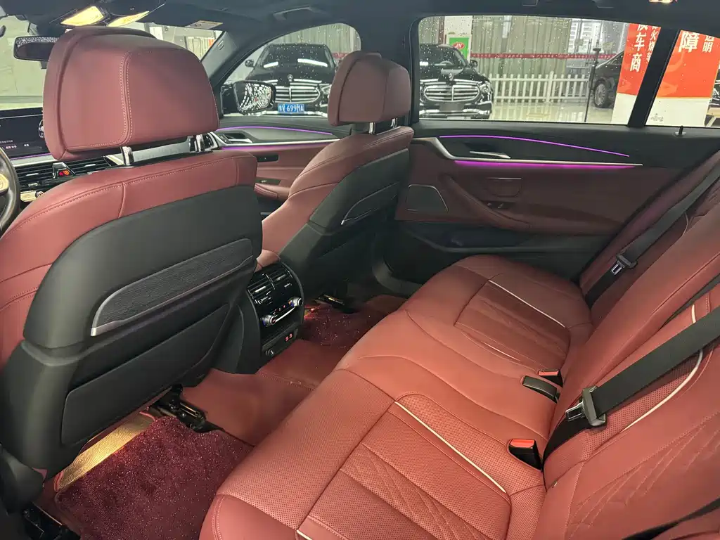 BMW 5 Series — миниатюра 9