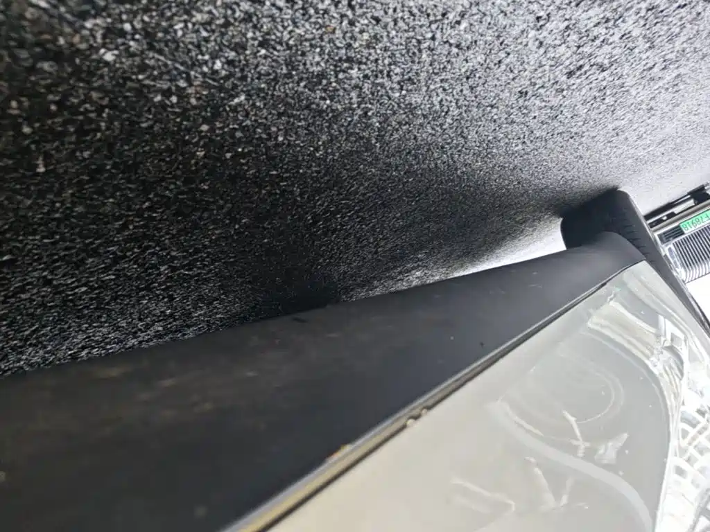 Tesla Model Y — миниатюра 21