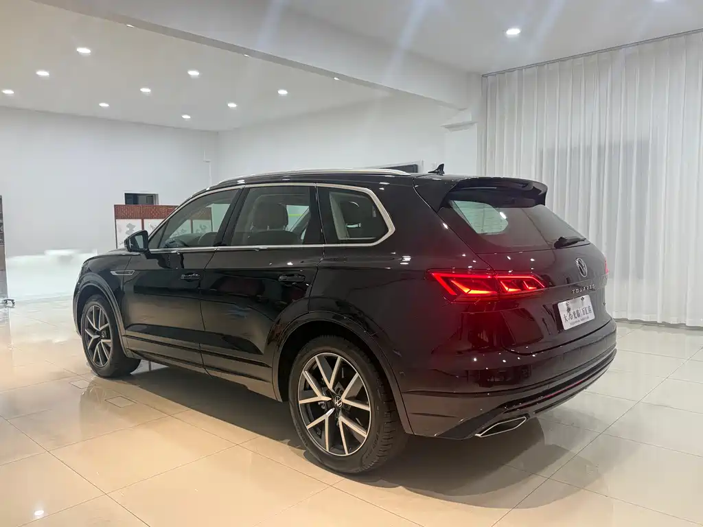Volkswagen Touareg 2022 3.0TSI Sport