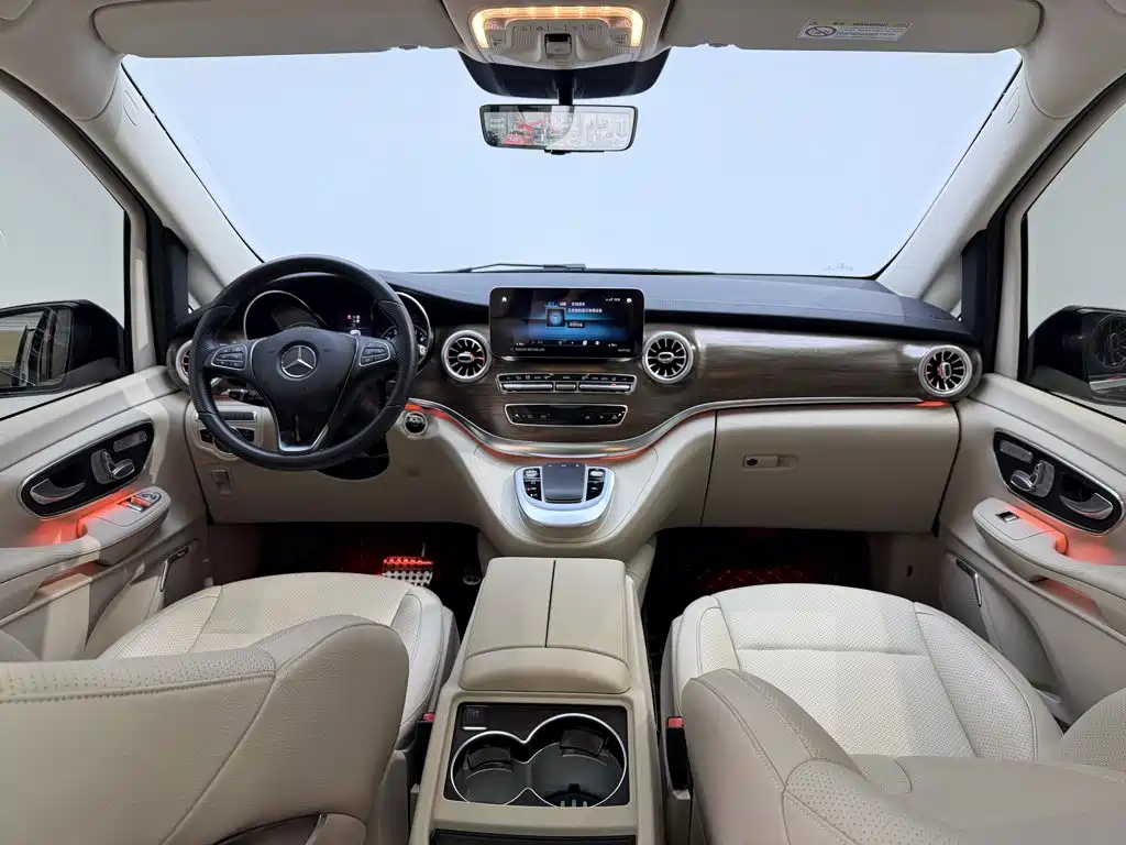 Mercedes-Benz V-Class — миниатюра 13