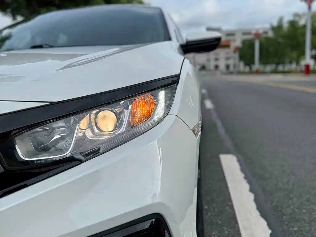 Honda Civic — миниатюра 9