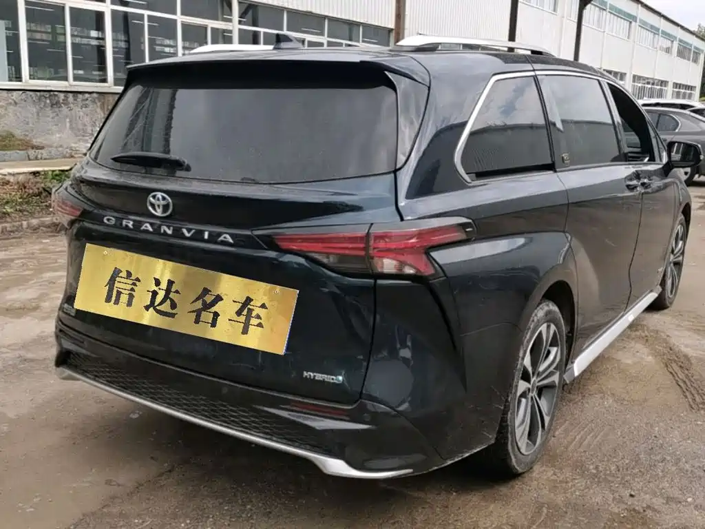 Toyota Granvia — миниатюра 4
