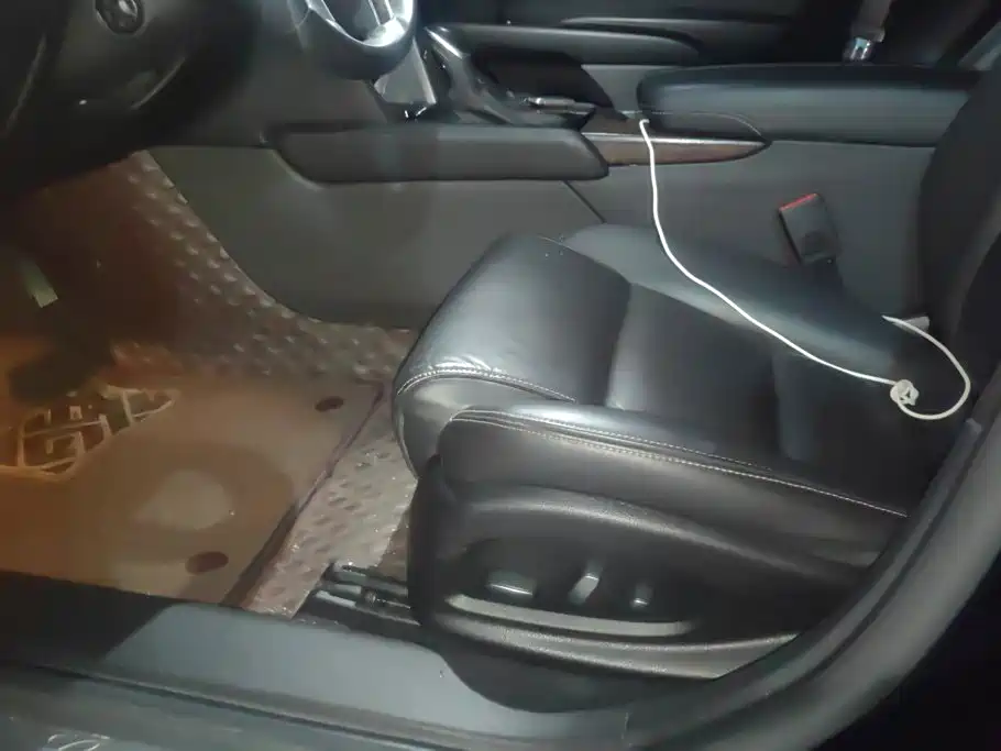Cadillac XTS — миниатюра 9