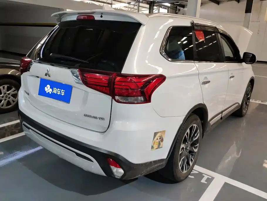 Mitsubishi Outlander — миниатюра 3