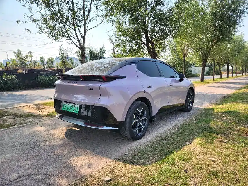 Lynk & Co 20 — миниатюра 7