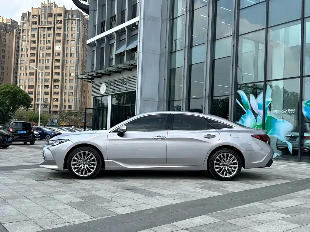 Toyota Avalon — миниатюра 3