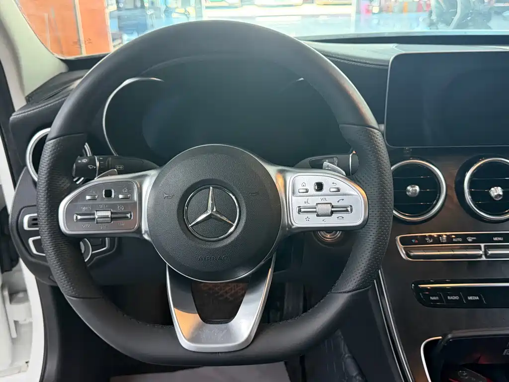 Mercedes-Benz C-Class — миниатюра 8
