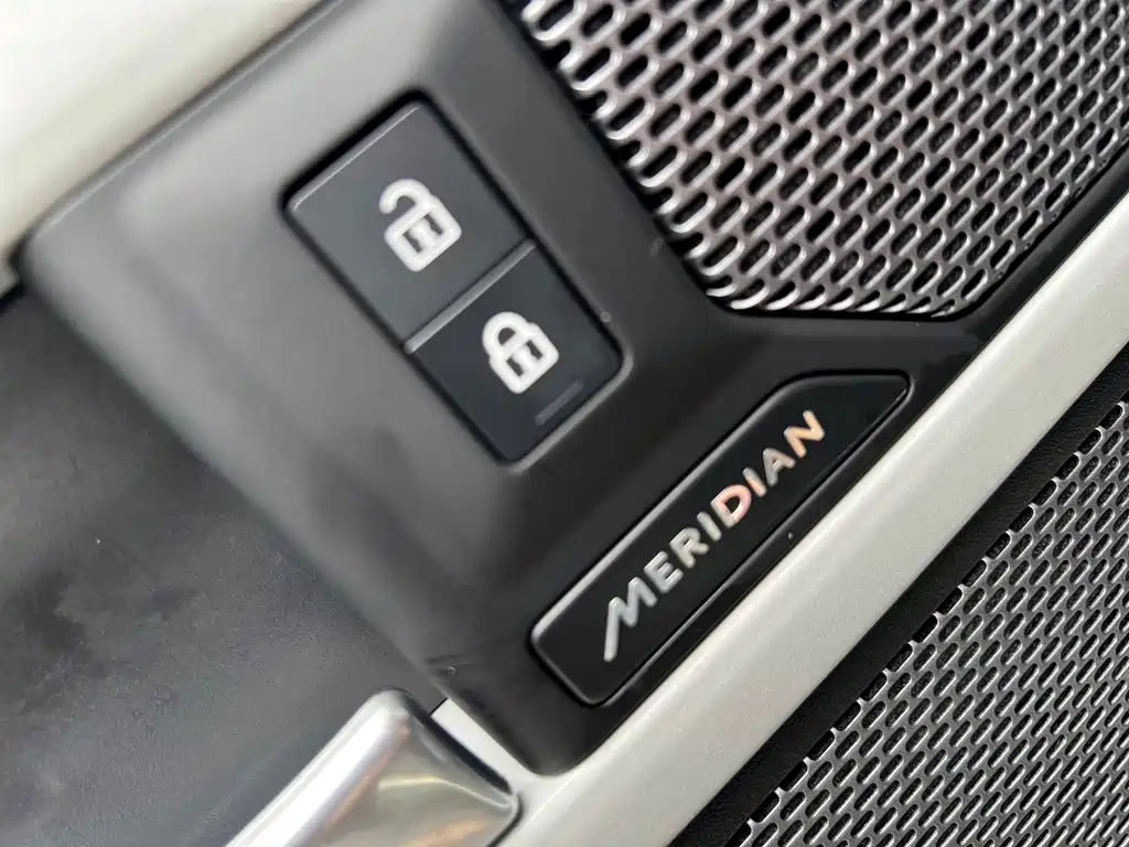 Land Rover Land Rover Defender 2024 110 3.0T P400
