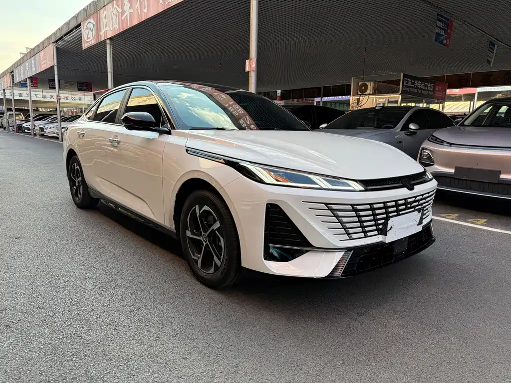 Changan Eado — миниатюра 3