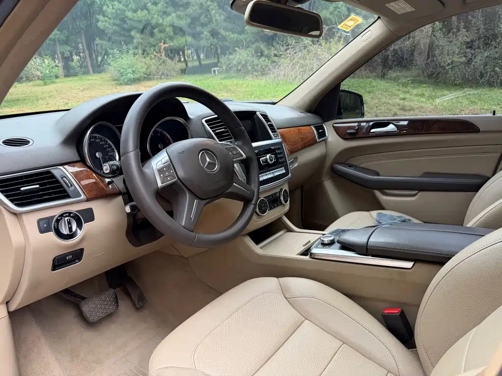 Mercedes-Benz M-Class — миниатюра 6