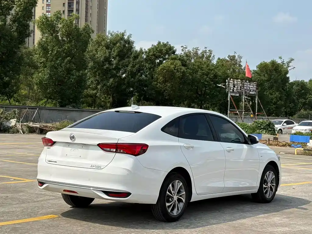 Buick Verano — миниатюра 9