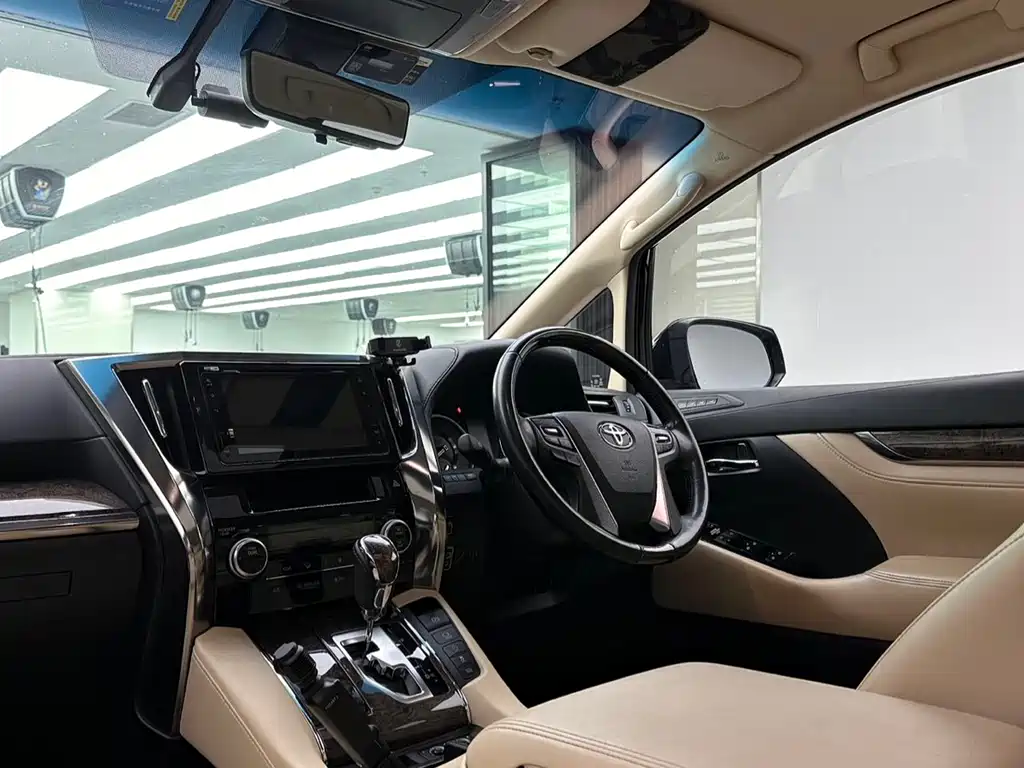 Toyota Alphard 2018 3.5L Luxury