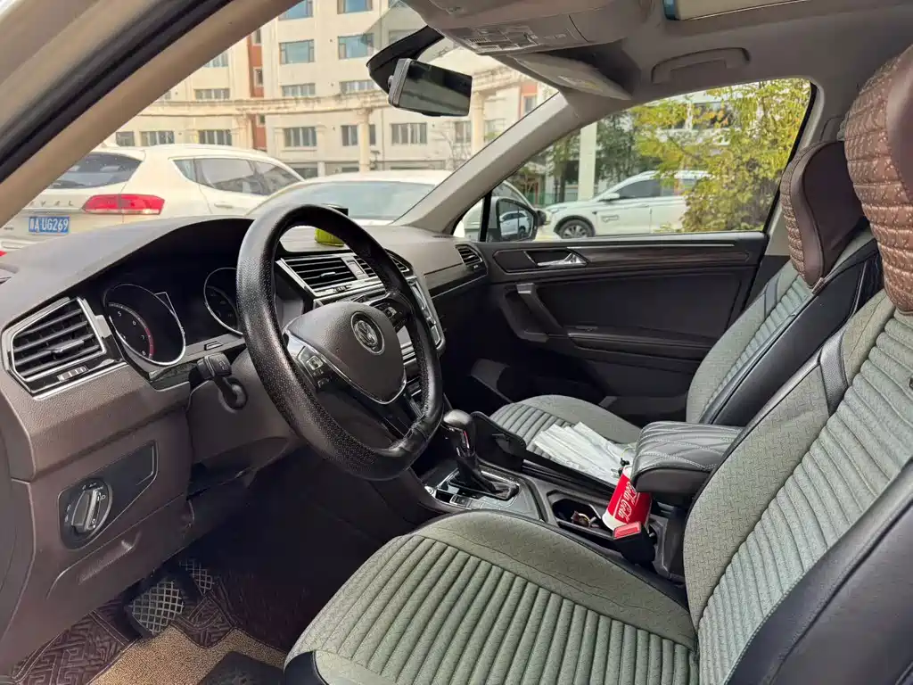 Volkswagen Tiguan L — миниатюра 7