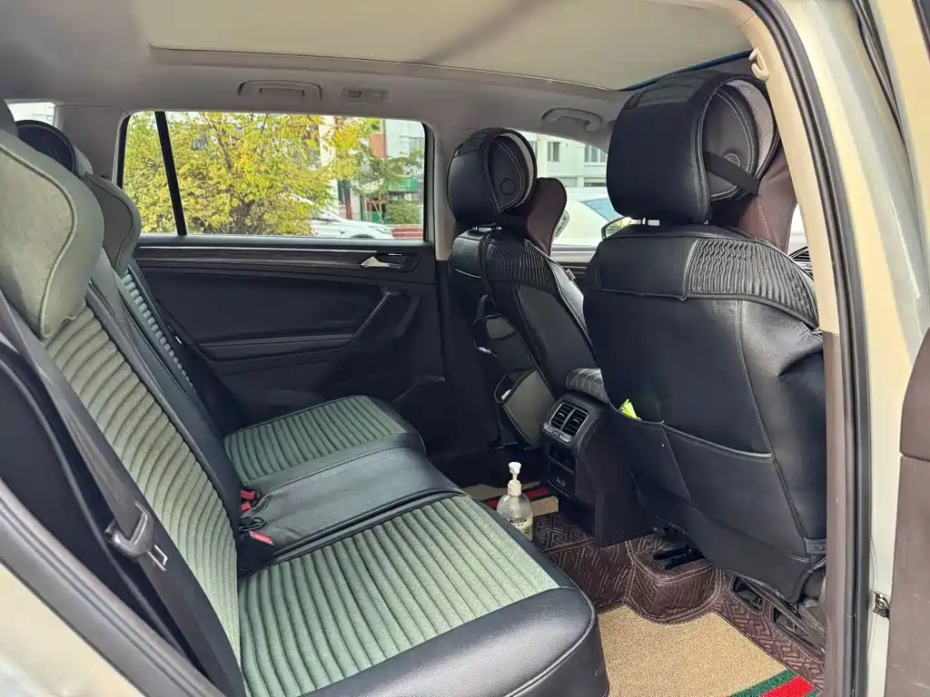 Volkswagen Tiguan L — миниатюра 9