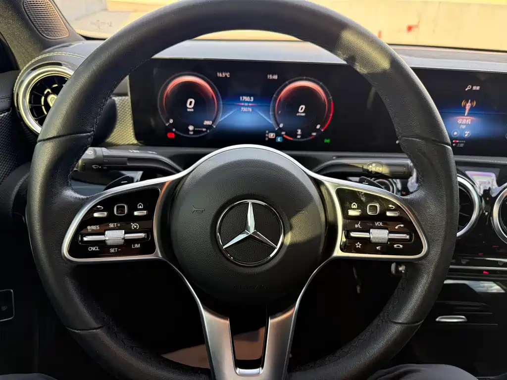 Mercedes-Benz A-Class — миниатюра 12