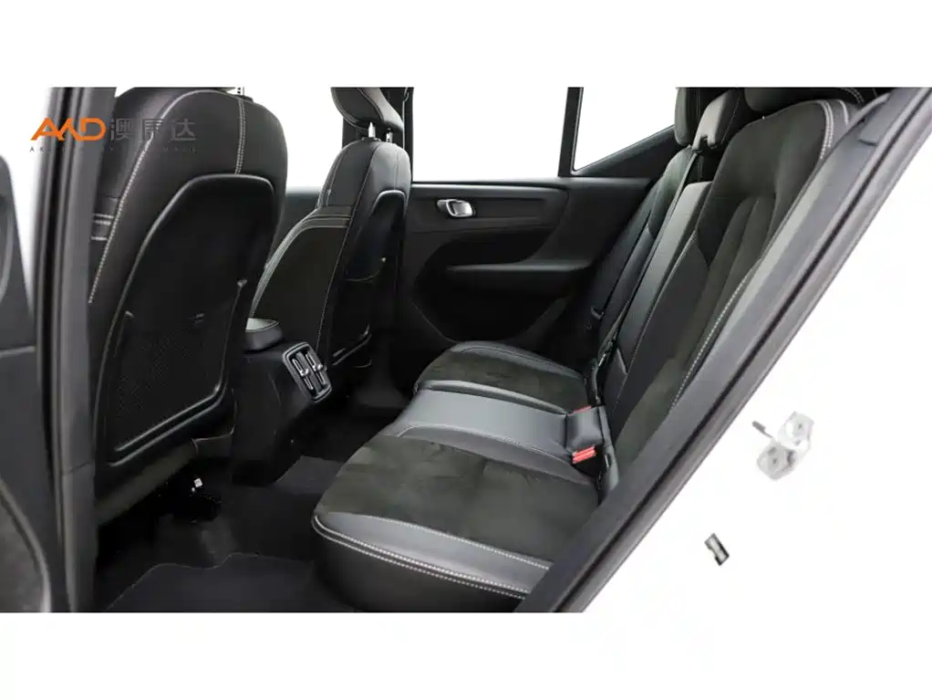 Volvo XC40 — миниатюра 7