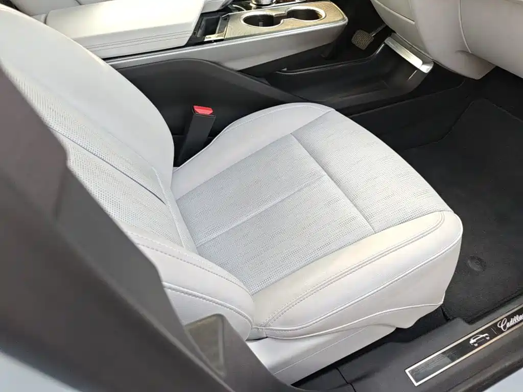 Cadillac Lyriq — миниатюра 25