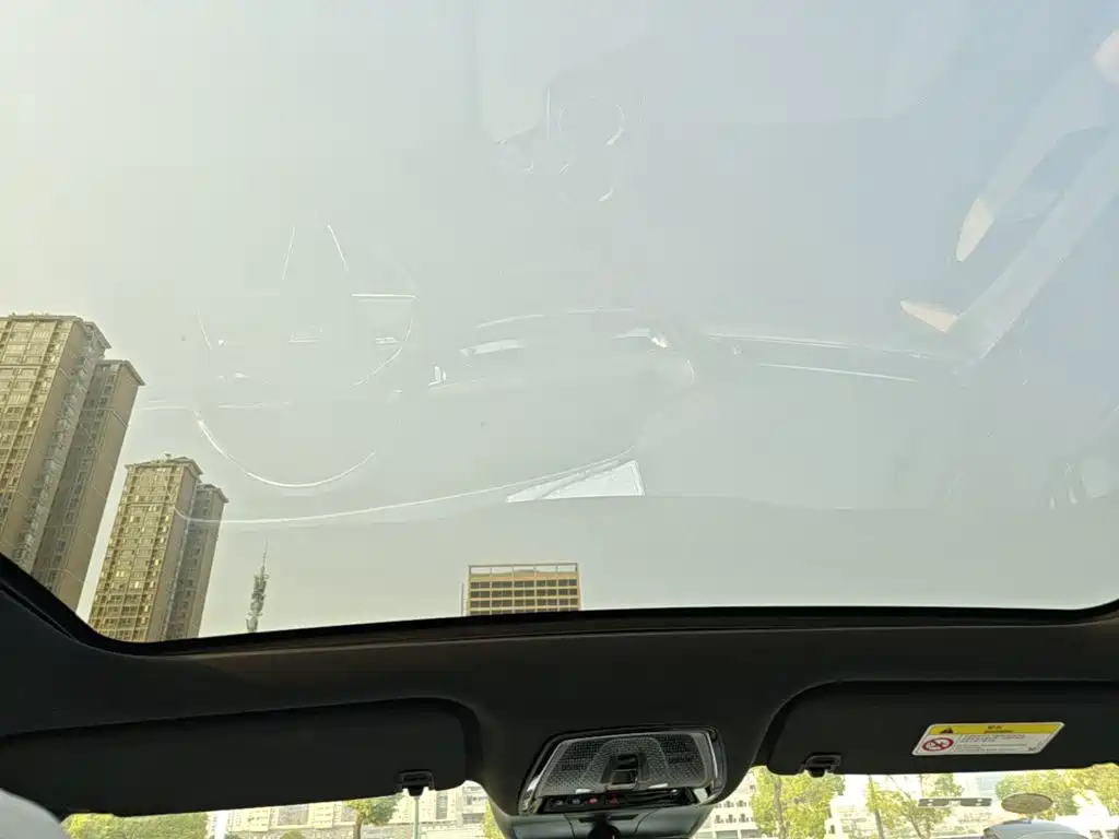 Cadillac Lyriq — миниатюра 18