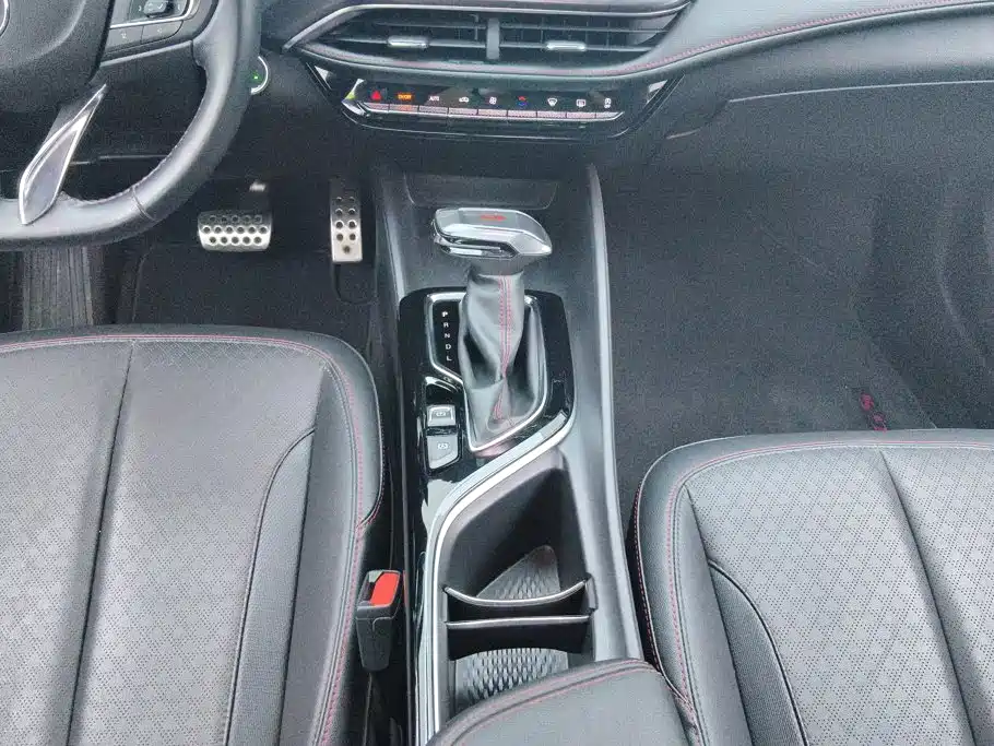 Buick Verano — миниатюра 16