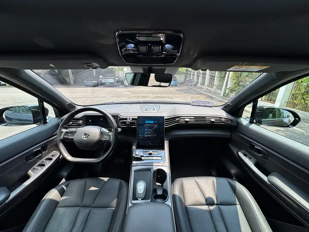 NIO ES8 — миниатюра 14