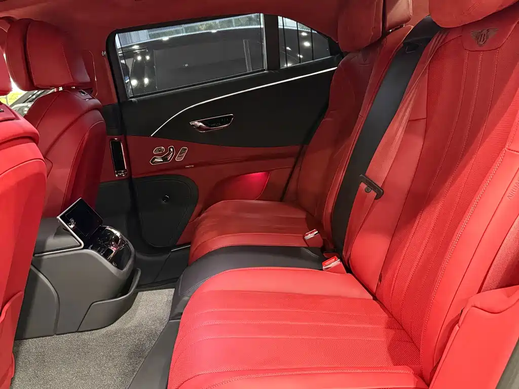 Bentley Flying Spur — миниатюра 15