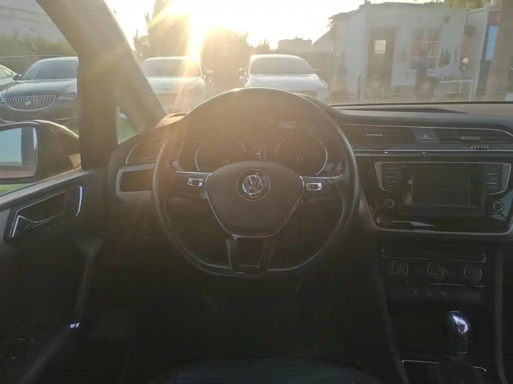 Volkswagen Touran — миниатюра 6